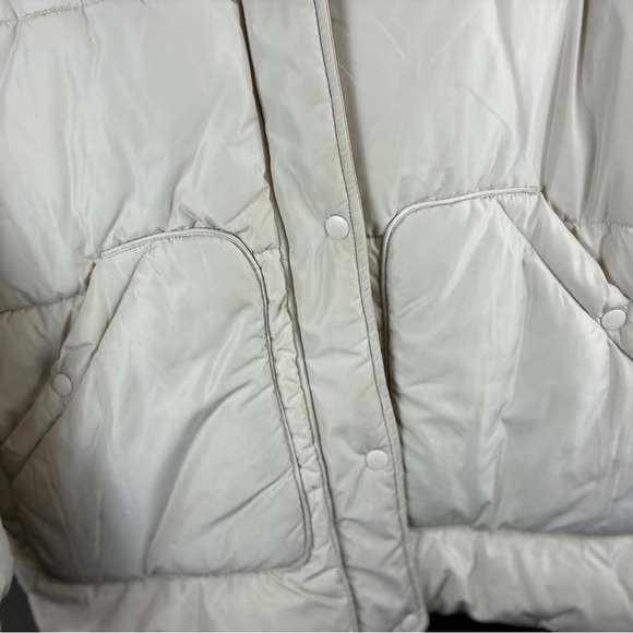 Puff jacket wore very few times - Picture 6 of 6